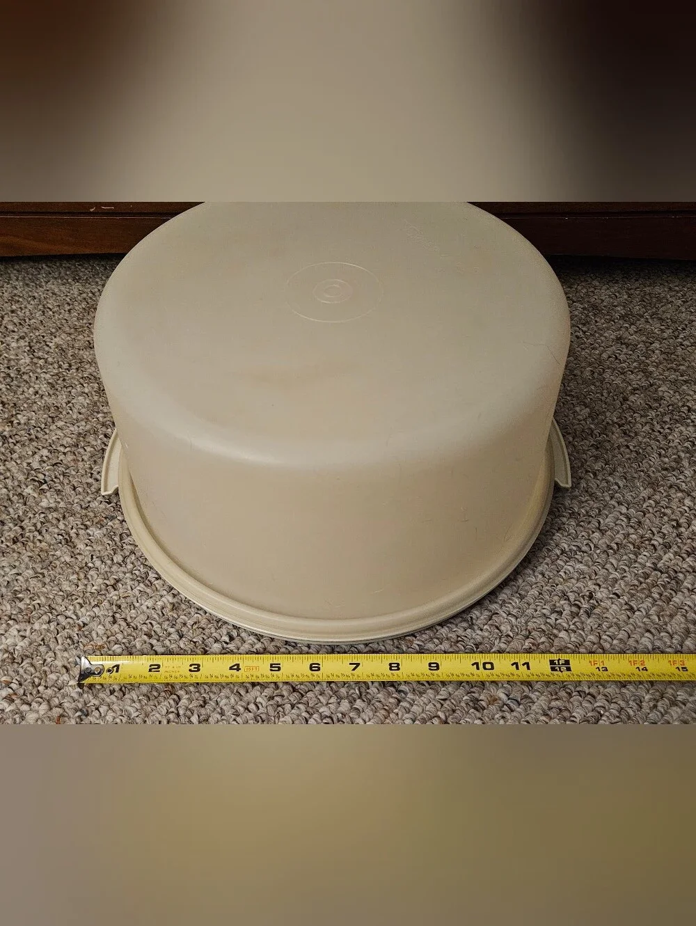 Tupperware Giant Cake Carrier 1256-4 Missing Handle